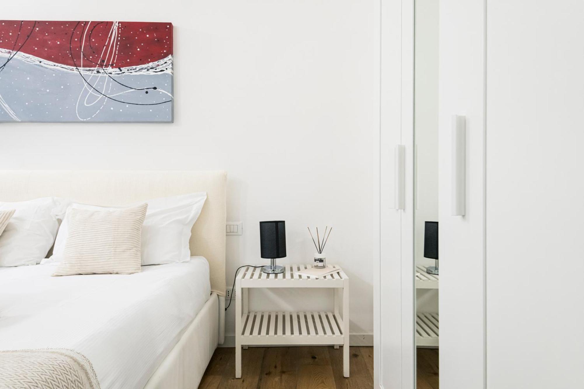 Amazing, New & Fully Furnished In Duomo Appartement